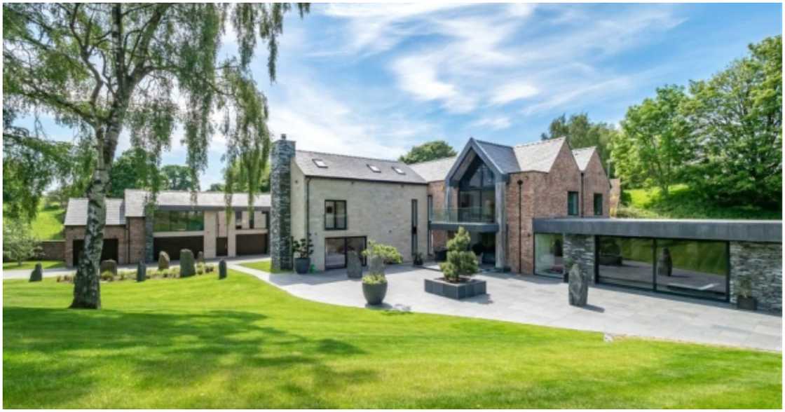 Ronaldo's plush home in Cheshire Ronaldo's plush home in Cheshire