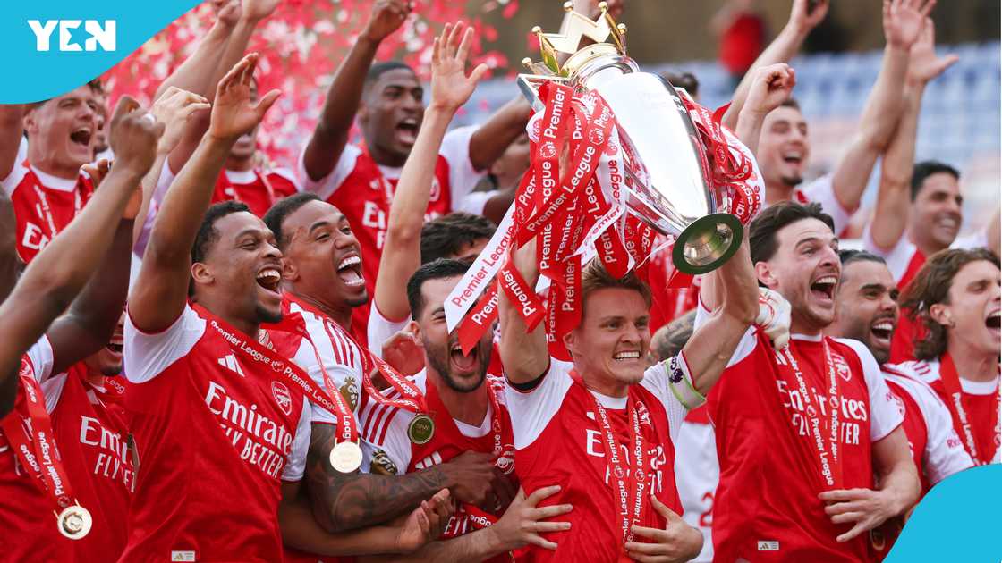 Why Two Arsenal Players Did Not Receive Medals During Title Ceremony Why Two Arsenal Players Did Not Receive Medals During Title Ceremony