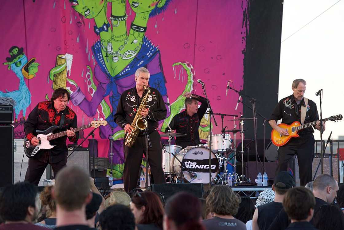 The Sonic performing on stage The Sonic performing on stage