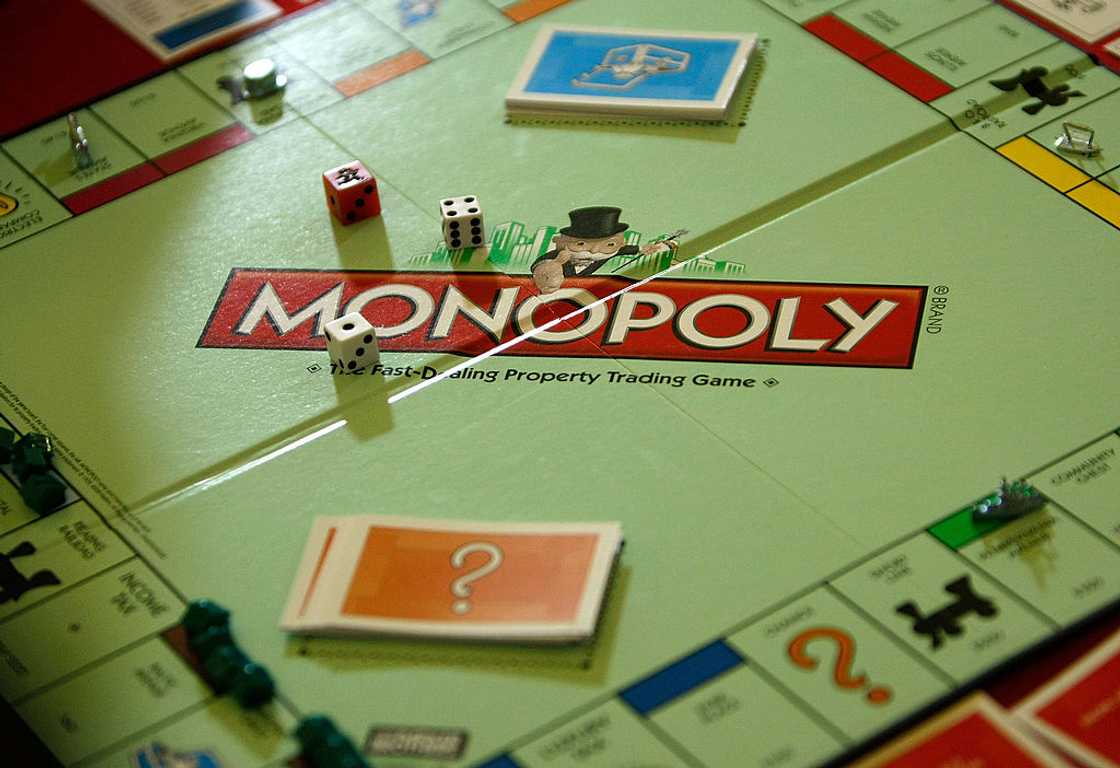 How much money do you start with in Monopoly How much money do you start with in Monopoly