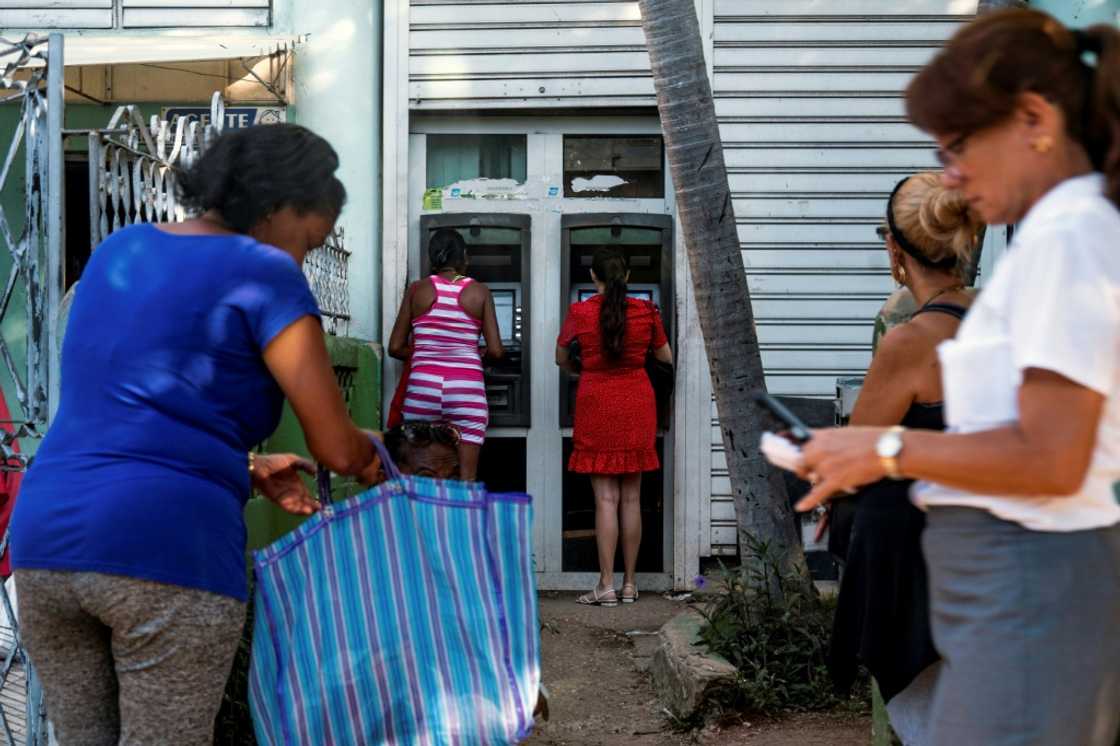 Soaring prices and the loss of value of banknotes mean Cubans have to cram cash into a bag or backpack to pay even minor purchases