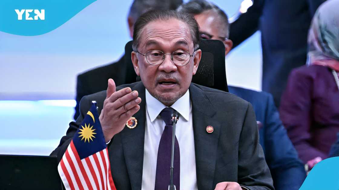 Malaysia work visa, Employment Pass salary requirements, Malaysia visa salary thresholds, Malaysia foreign worker policy, Employment Pass Category I, Employment Pass Category II, Employment Pass Category III, Malaysia foreign professionals