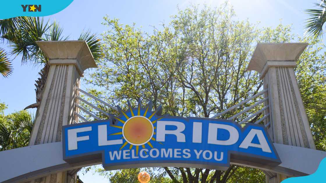 'Florida Welcomes' you sign