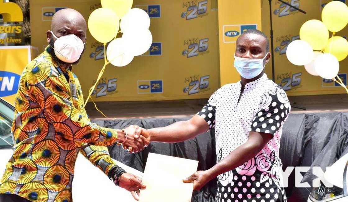 MTN presents 5 brand new Hyundai Sonata to 1st batch of winners of the MTN @25 mega promo MTN presents 5 brand new Hyundai Sonata to 1st batch of winners of the MTN @25 mega promo