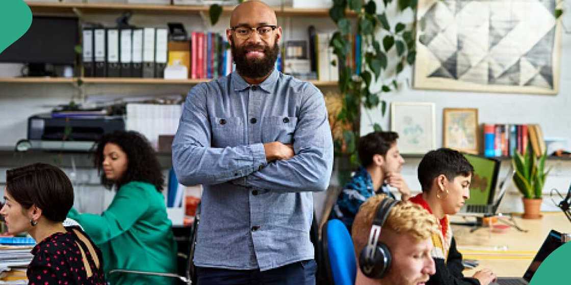 Man lists jobs that make one rich quickly in the UK Man lists jobs that make one rich quickly in the UK