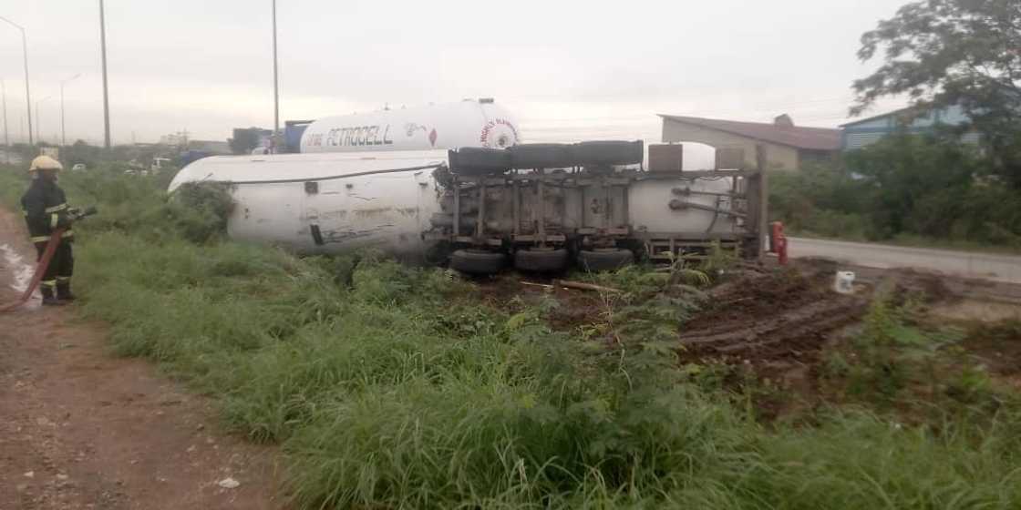 Gas tanker overturned on motorway