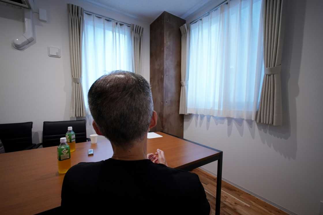 A 57-year-old former yami baito hiree described how his supervisor would direct him via Telegram to drop parcels of illicit cash in train station lockers in Tokyo A 57-year-old former yami baito hiree described how his supervisor would direct him via Telegram to drop parcels of illicit cash in train station lockers in Tokyo