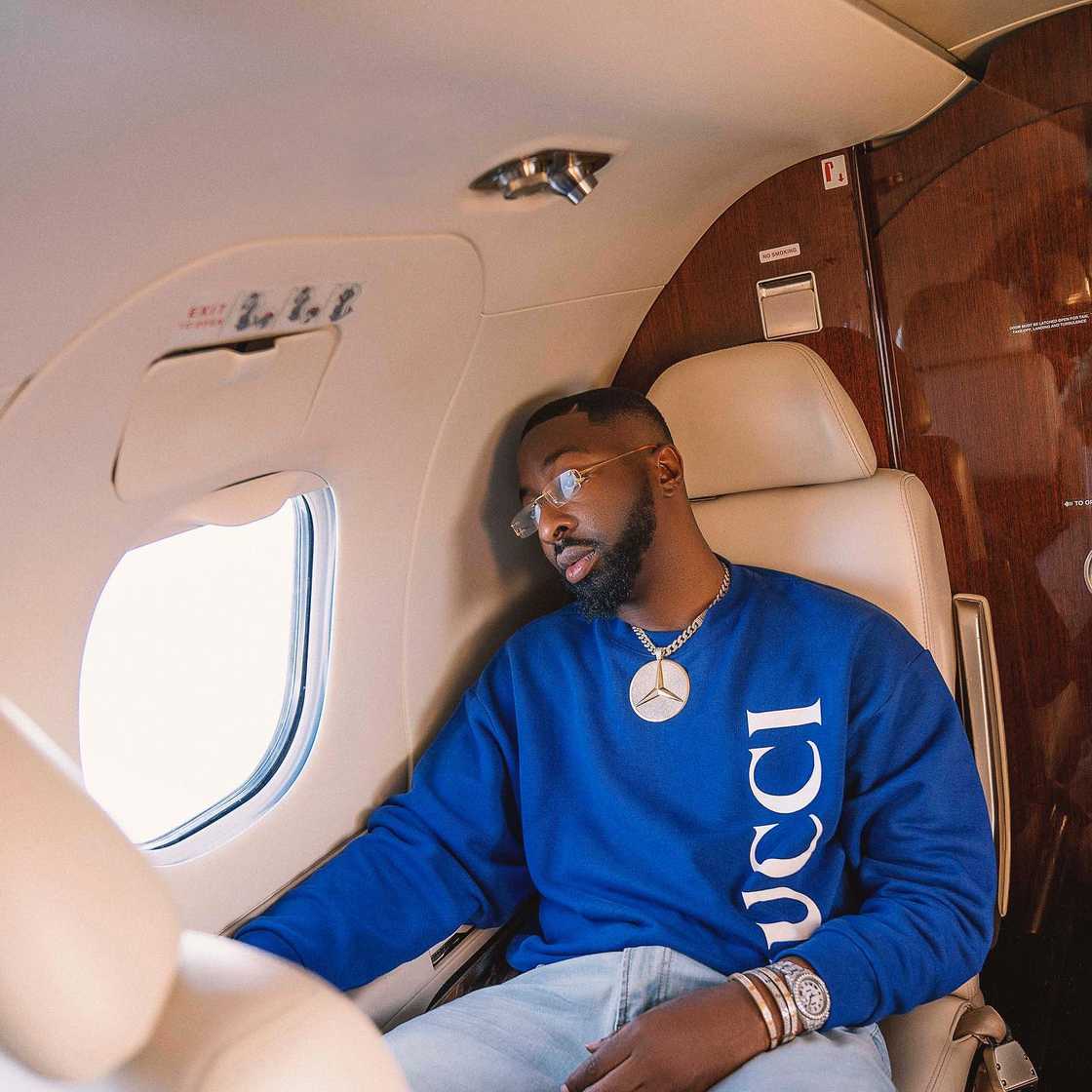 John Dumelo, KiDi, Kuami Eugene and 4 Other Male Celebs who showed off sitting in First Class John Dumelo, KiDi, Kuami Eugene and 4 Other Male Celebs who showed off sitting in First Class