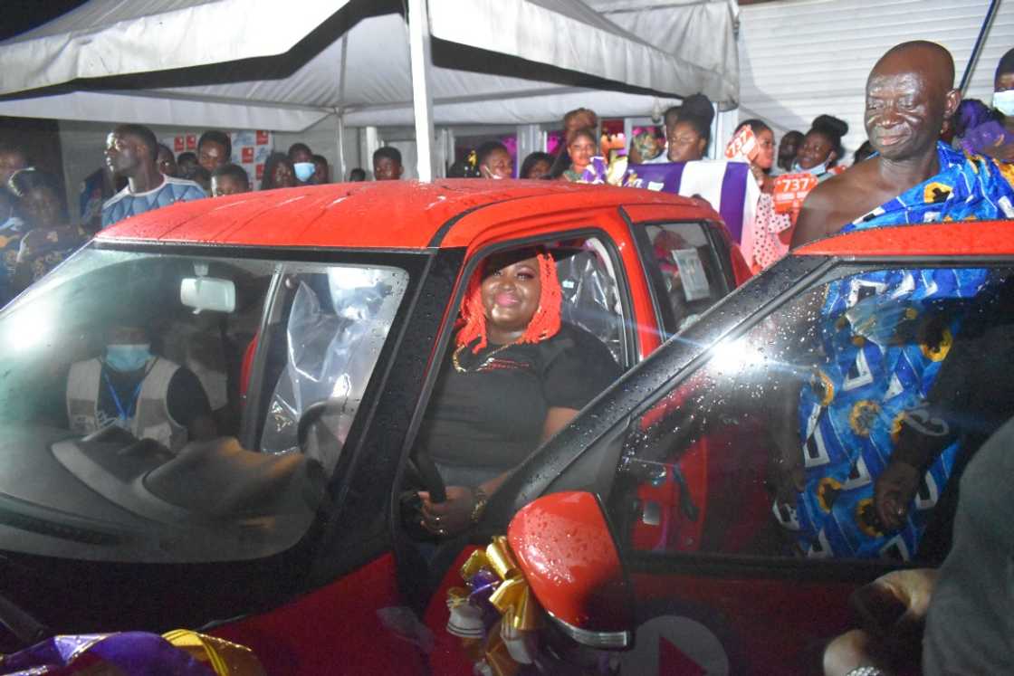 The winner of Di Asa Season 5 receives a brand new car The winner of Di Asa Season 5 receives a brand new car