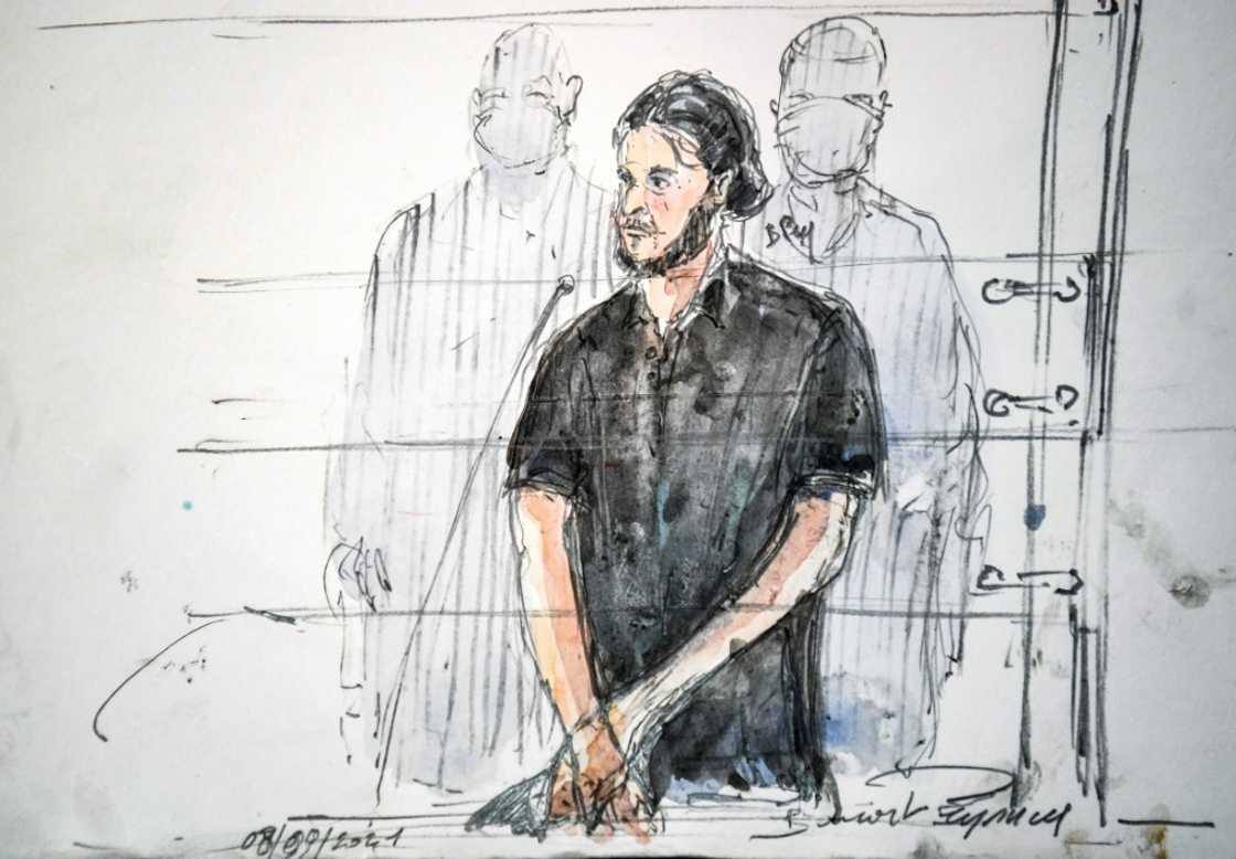 Salah Abdeslam's role was supposed to be to blow himself up in a cafe in a fashionable Paris district Salah Abdeslam's role was supposed to be to blow himself up in a cafe in a fashionable Paris district