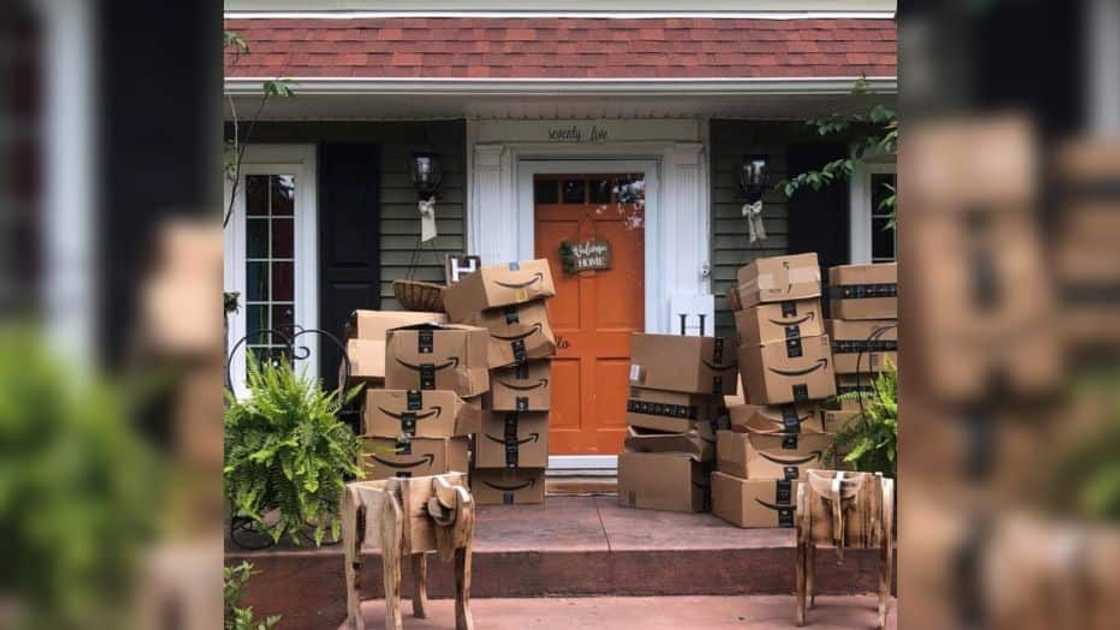 Woman Surprised After Receiving Hundreds of Amazon Packages She Didn't Order Woman Surprised After Receiving Hundreds of Amazon Packages She Didn't Order