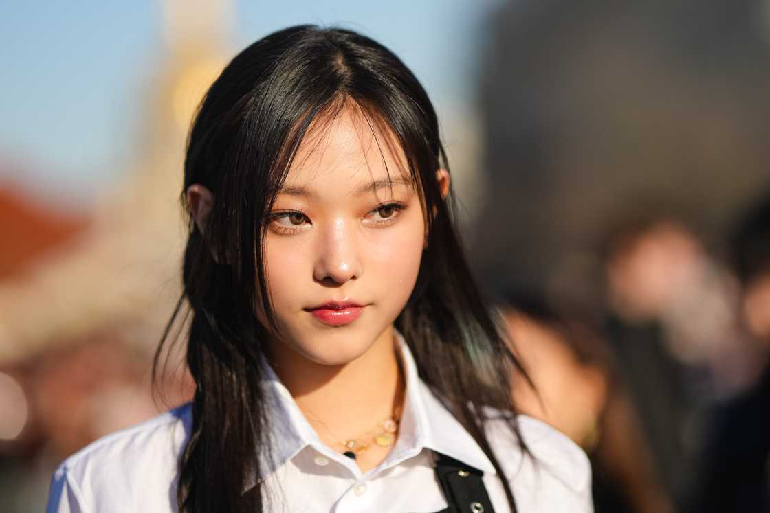 Haerin is in Paris, France. Haerin is in Paris, France.