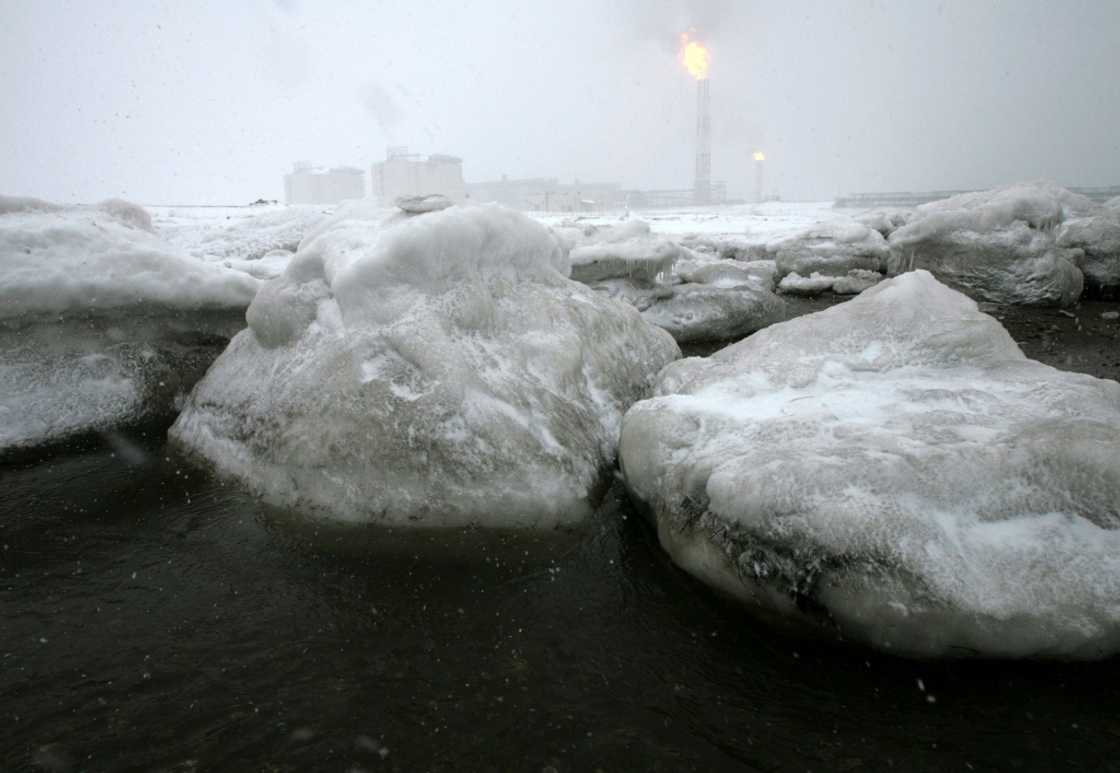 The Sakhalin-2 project in Russia's far east produces both crude oil and liquefied natural gas (LNG) The Sakhalin-2 project in Russia's far east produces both crude oil and liquefied natural gas (LNG)