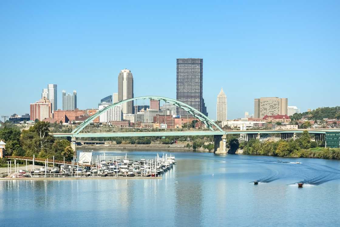 How many bridges are in Pittsburgh How many bridges are in Pittsburgh