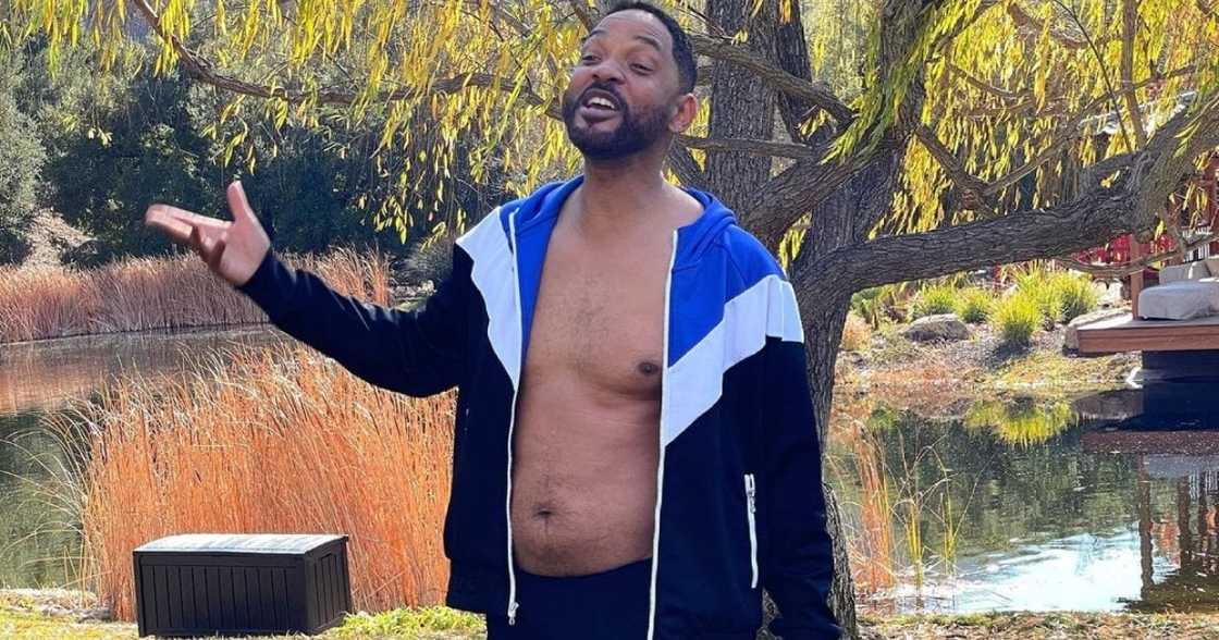 Will Smith: Men With Potbellies Mimic Actor’s Hilarious Pose, Promise to Start Fitness Journey Will Smith: Men With Potbellies Mimic Actor’s Hilarious Pose, Promise to Start Fitness Journey
