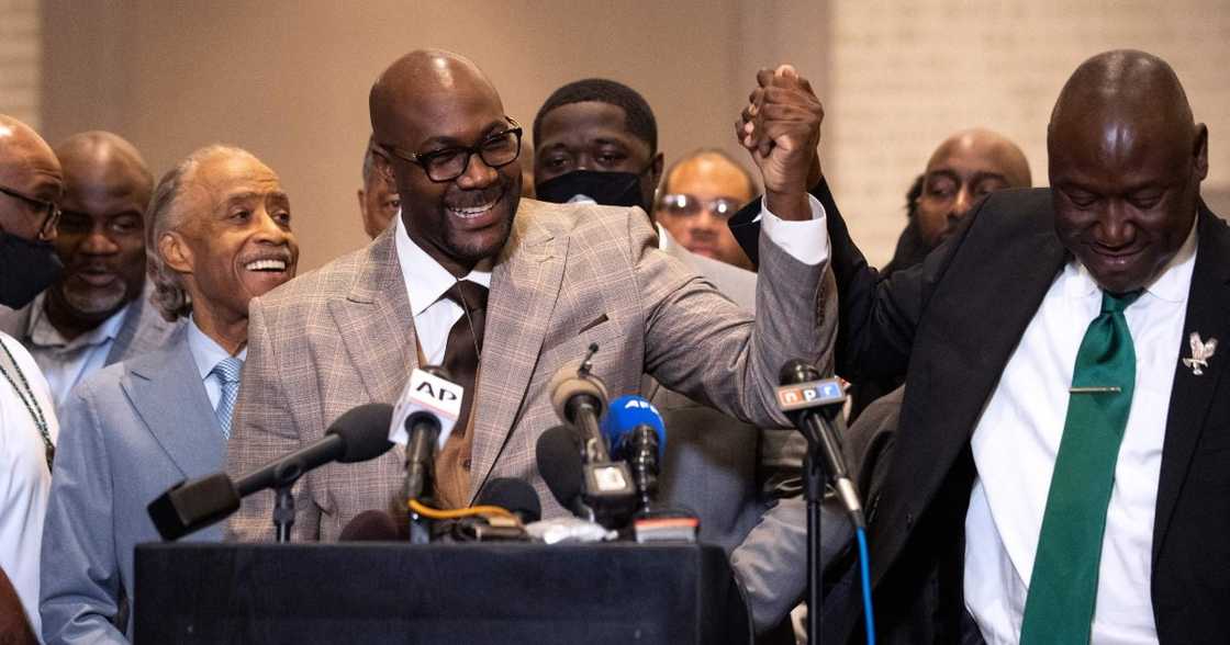 Barack Obama, Michelle Celebrate Verdict on George Floyd's Murder Trial: "A Jury Did the Right Thing" Barack Obama, Michelle Celebrate Verdict on George Floyd's Murder Trial: "A Jury Did the Right Thing"