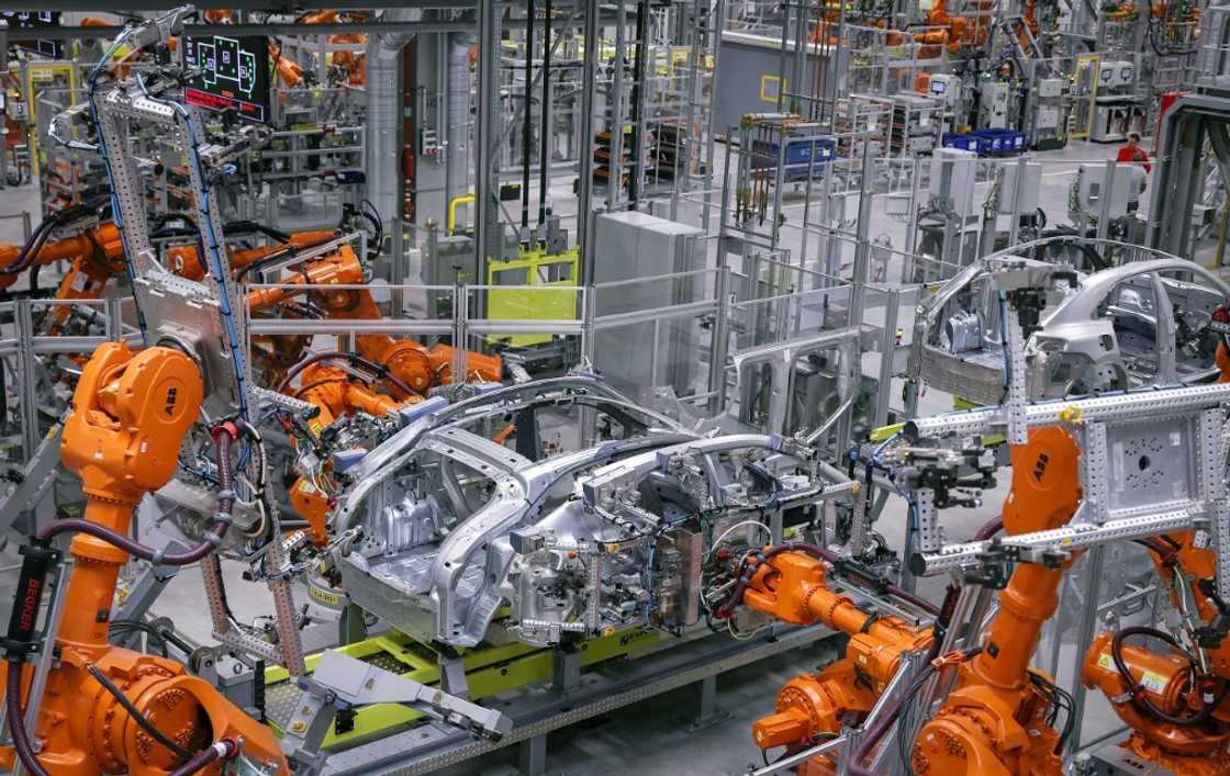 President Donald Trump claims the EU imposes higher tariffs on US cars than vice versa but experts say the reality is more complex President Donald Trump claims the EU imposes higher tariffs on US cars than vice versa but experts say the reality is more complex