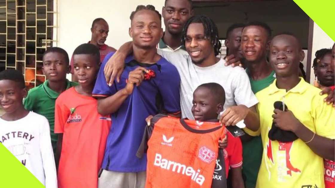 Jeremie Frimpong donates to Osu Children's Home.