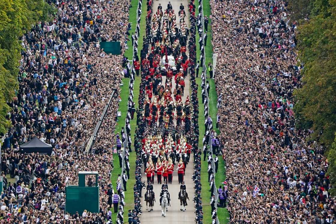 The ceremonial procession of the queen's coffin travelled down the Long Walk to Windsor Castle The ceremonial procession of the queen's coffin travelled down the Long Walk to Windsor Castle