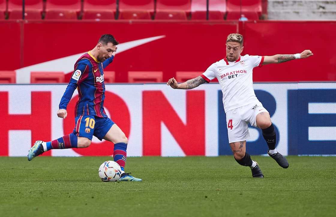 Papu Gomez and Messi Papu Gomez and Messi