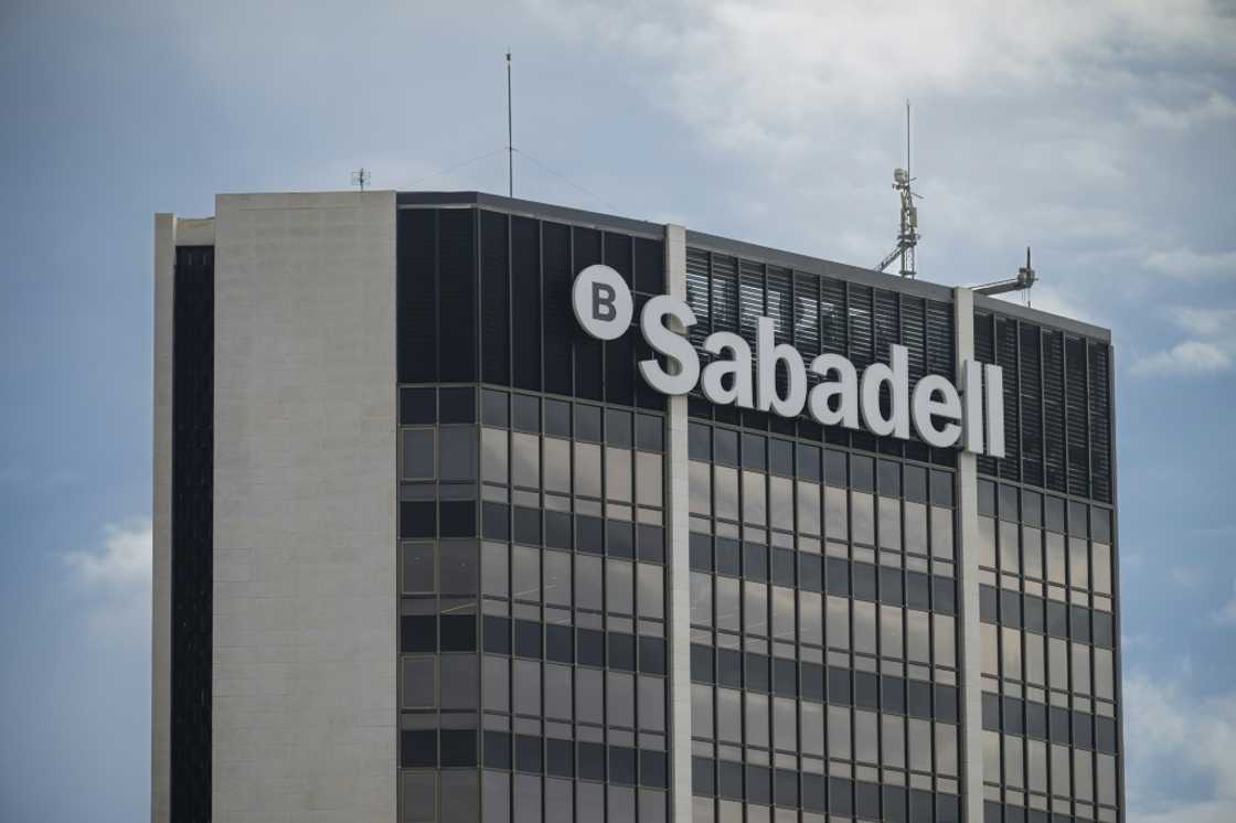 Sabadell's bosses are determined to maintain the independence of Spain's fourth-biggest bank Sabadell's bosses are determined to maintain the independence of Spain's fourth-biggest bank