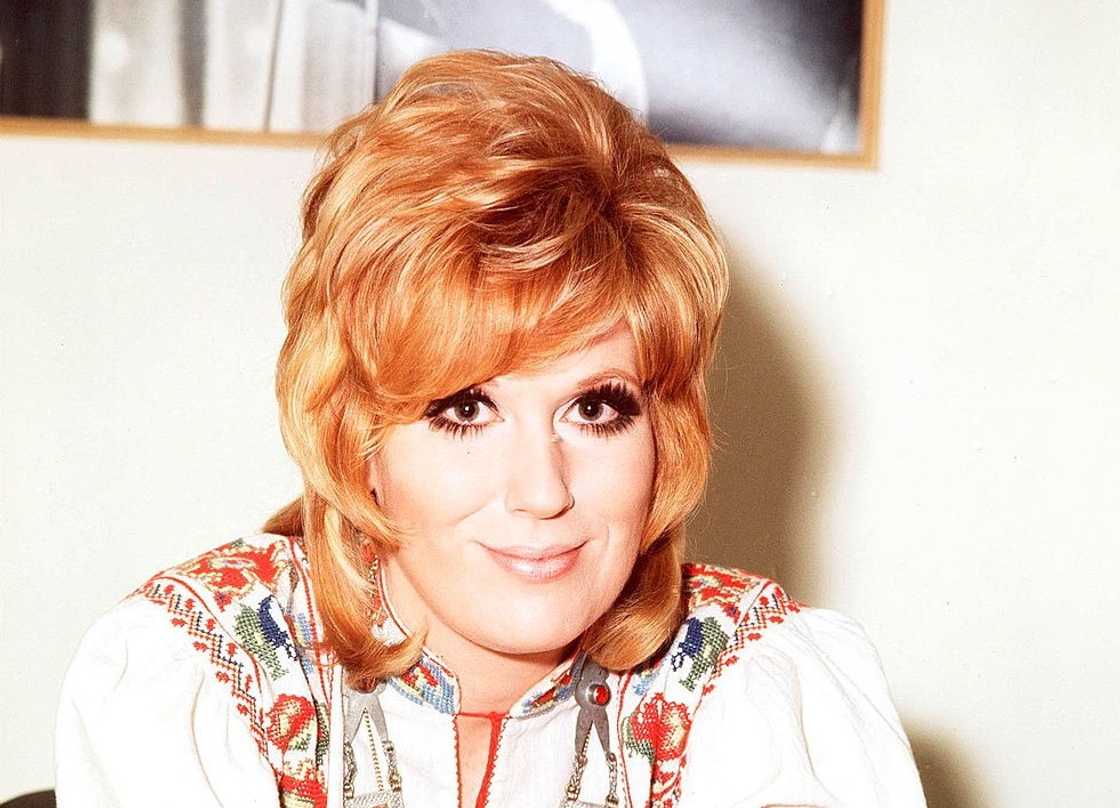 uk female artists uk female artists