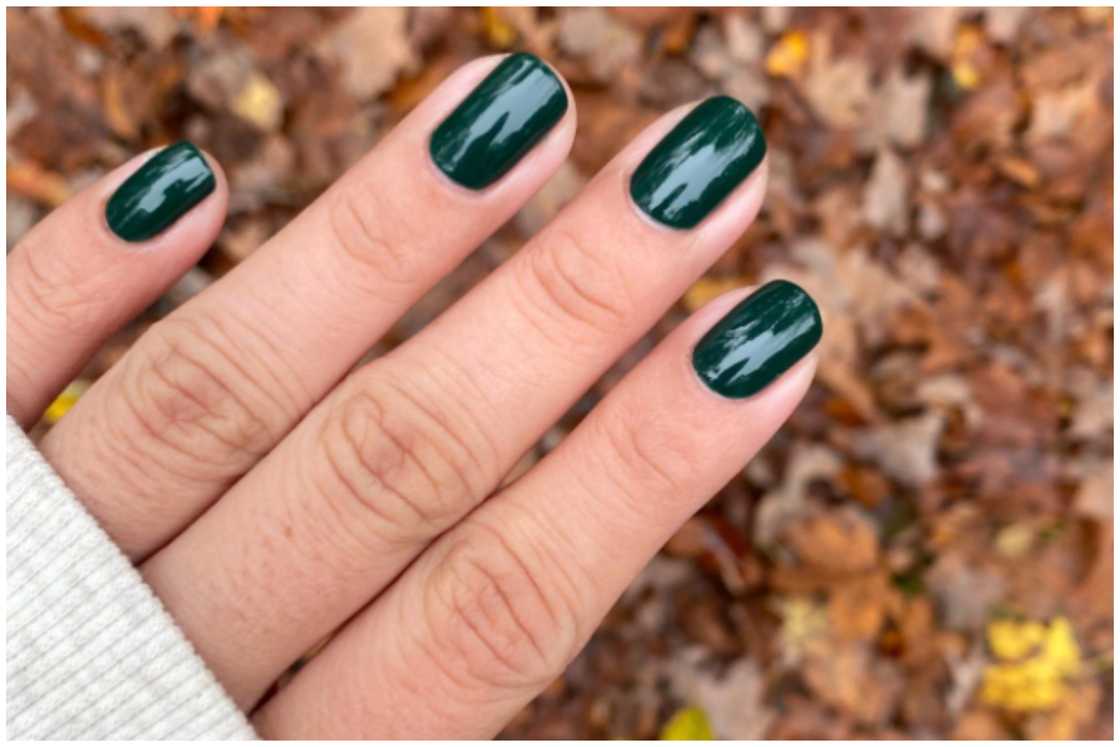 Forest green nails Forest green nails