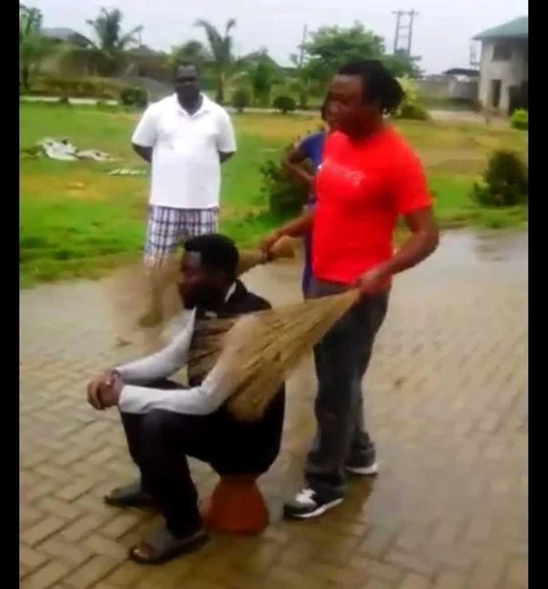 Check out how this man uses a broom to catch a thief (photo, video) Check out how this man uses a broom to catch a thief (photo, video)