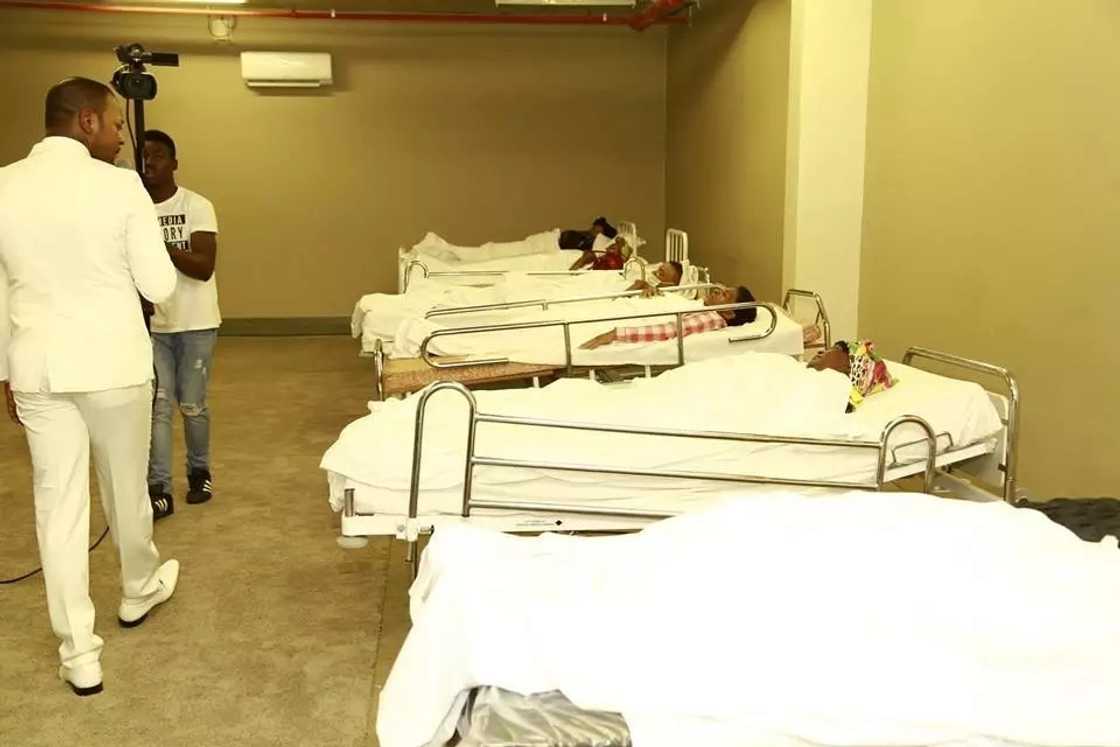 Pastor trolled for 'healing' a whole hospital ward Pastor trolled for 'healing' a whole hospital ward