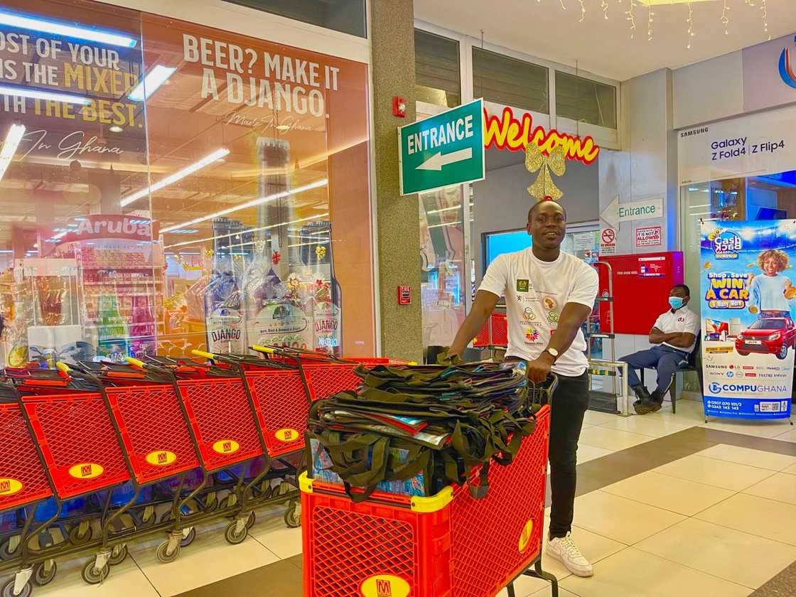 Makafui Awuku and his team produce reusable bags for shoppers from recycled waste plastics.