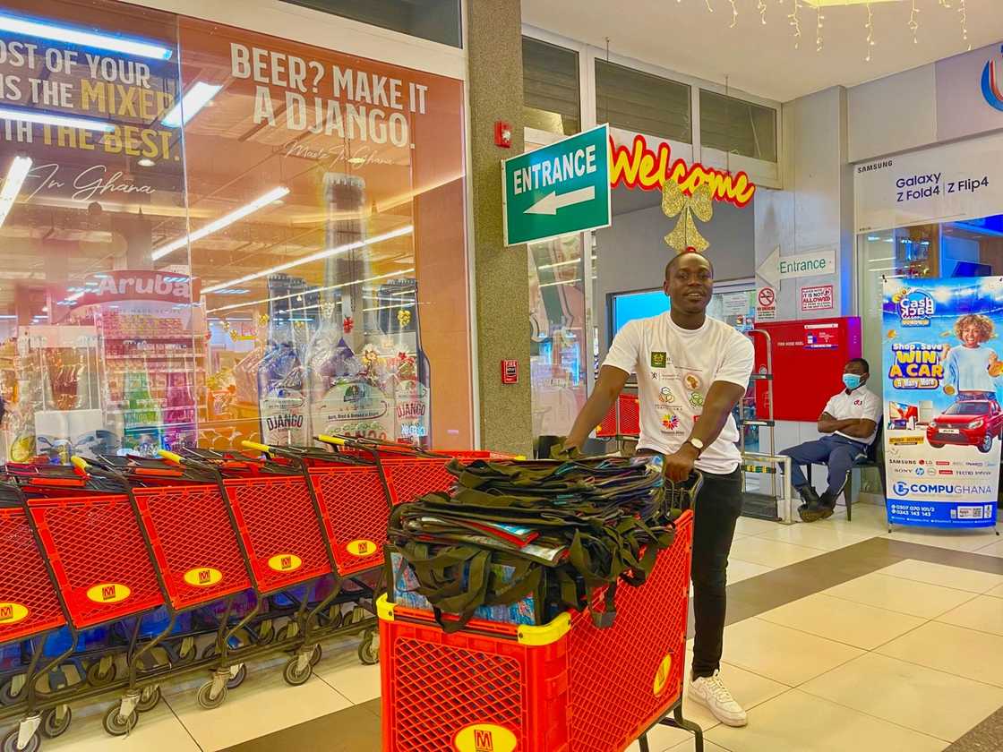 Ghanaian creative Makafui Awuku turns plastic into bags. Ghanaian creative Makafui Awuku turns plastic into bags.