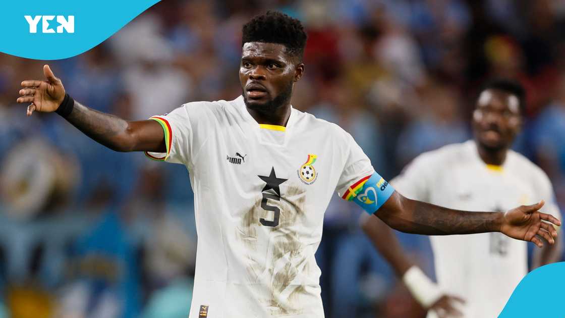 Heartwarming Moment As Thomas Partey Shares Special Time With Parents ...