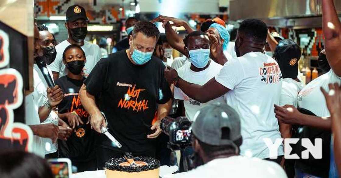 RocoMamas marks 1st anniversary, rewards customers with valuable prizes RocoMamas marks 1st anniversary, rewards customers with valuable prizes