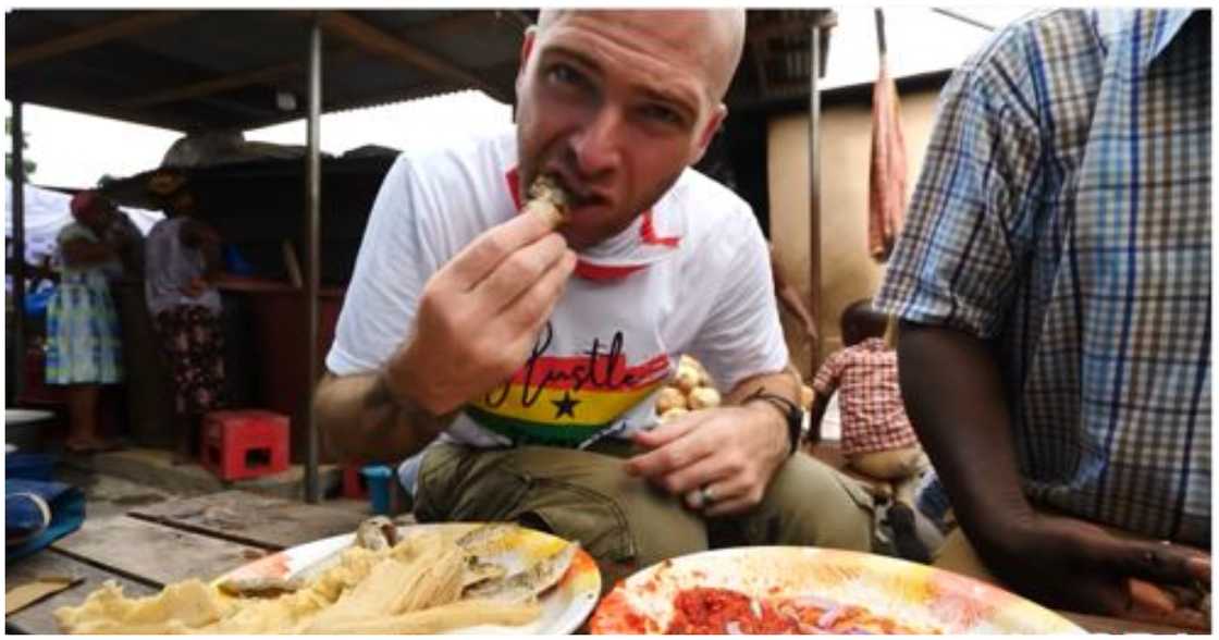 American YouTuber tries local Ghanaian foods American YouTuber tries local Ghanaian foods