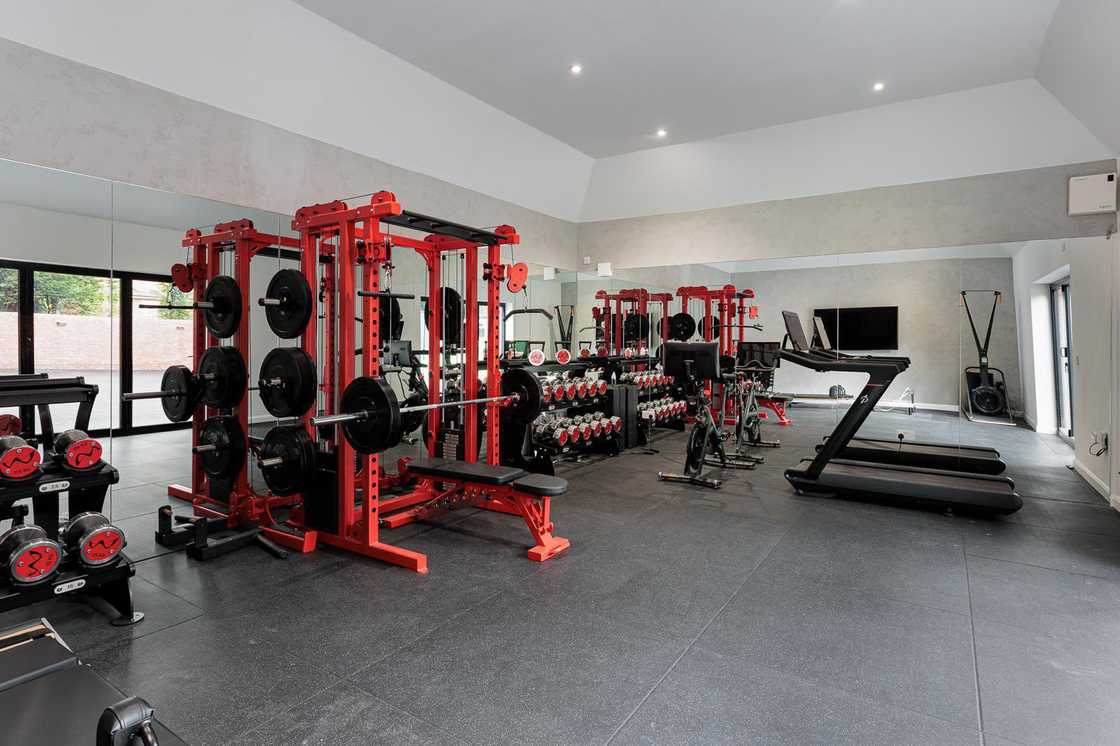 Andre Onana, Manchester United, Onana's mansion, Onana's house, Andre Onana residence, Gym Andre Onana, Manchester United, Onana's mansion, Onana's house, Andre Onana residence, Gym
