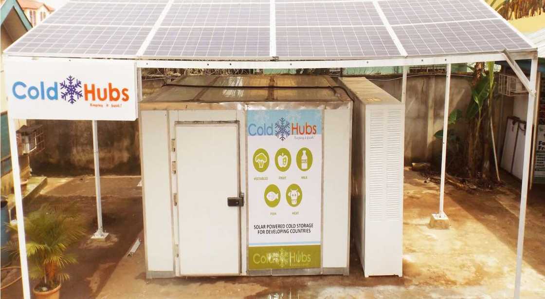 Nigerian Entrepreneur Invents Giant Solar-Powered Refrigerators That Cut Spoilage to Help Farmers Earn 25% More Nigerian Entrepreneur Invents Giant Solar-Powered Refrigerators That Cut Spoilage to Help Farmers Earn 25% More