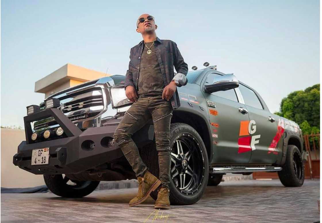 Fadda Dickson flaunts his newly acquired Rolls Royce worth over GHC2m (Video) Fadda Dickson flaunts his newly acquired Rolls Royce worth over GHC2m (Video)