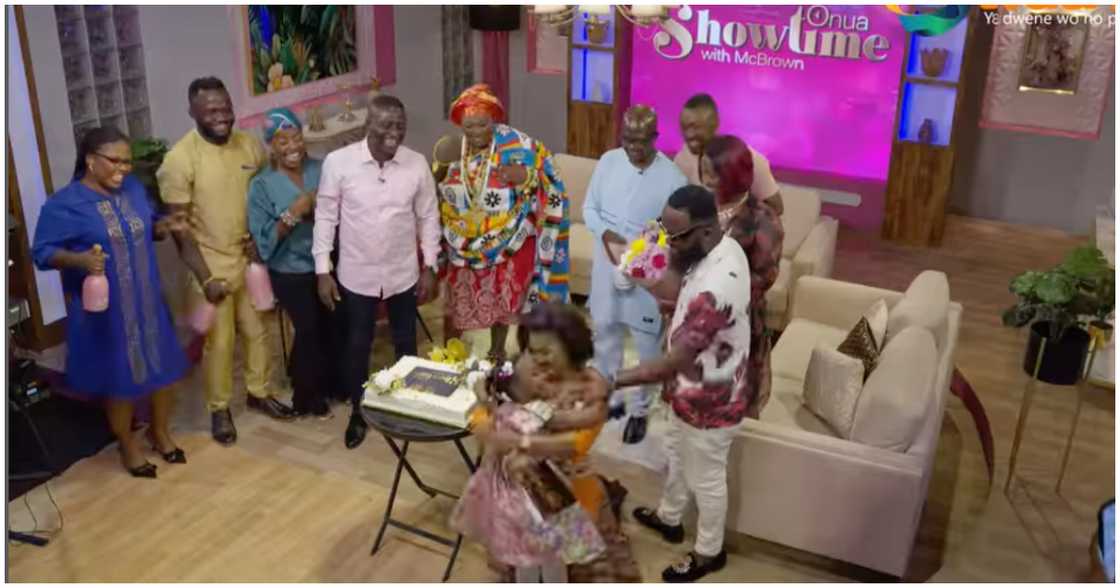 Nana Ama McBrown, Baby Maxin, Maxwell Mensah and Onua TV staff Nana Ama McBrown, Baby Maxin, Maxwell Mensah and Onua TV staff