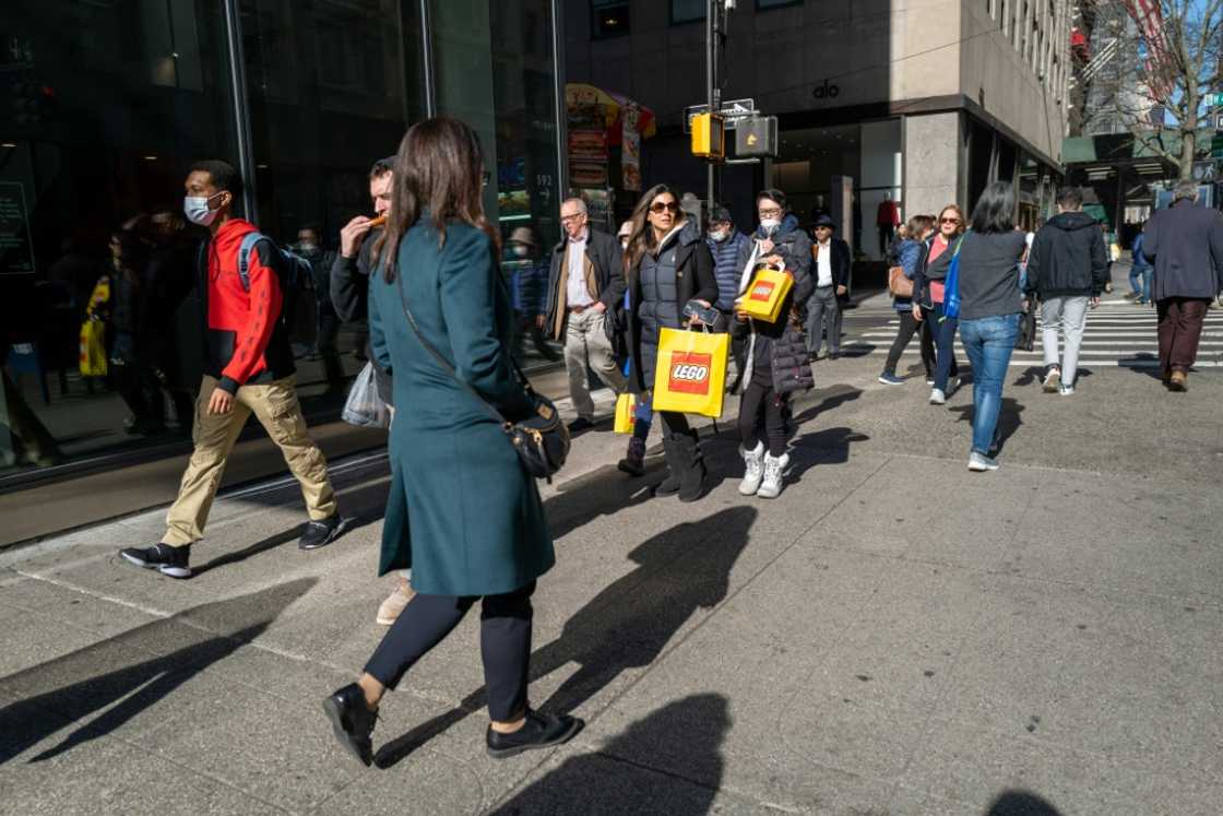 Strong US retail sales added to hopes the world's biggest economy can avoid recession