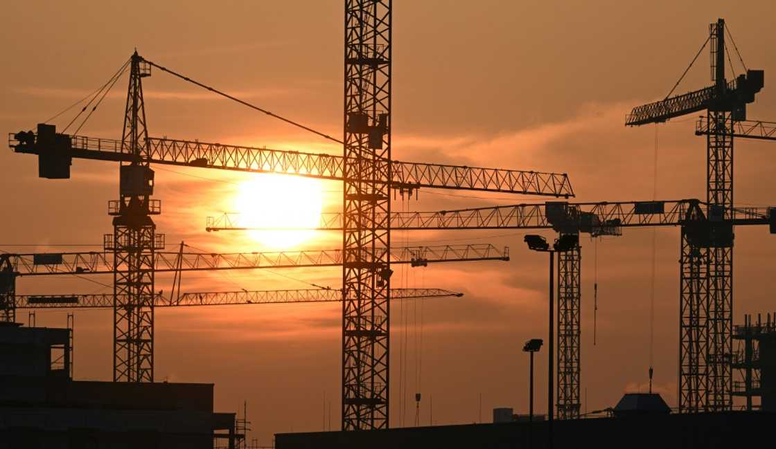 Growth in the 20-country single currency area reached 0.3 percent in the first three months of the year Growth in the 20-country single currency area reached 0.3 percent in the first three months of the year