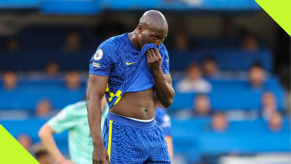 Chelsea's Romelu Lukaku looks dejected Chelsea's Romelu Lukaku looks dejected