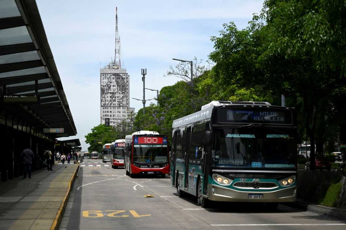 The CGT said the cuts would "put millions of Argentines in a desperate socio-economc situation" and "dynamite the purchasing power" of workers