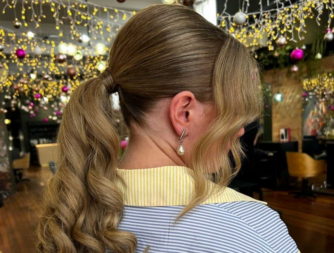 Extra long ponytail Extra long ponytail