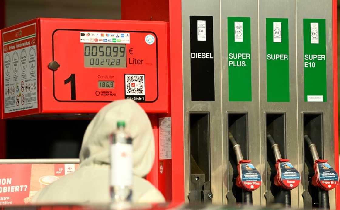 Consumer prices in the eurozone have hit records since November, buffeted by sky-high energy prices, which jumped by 41.9 percent over one year Consumer prices in the eurozone have hit records since November, buffeted by sky-high energy prices, which jumped by 41.9 percent over one year