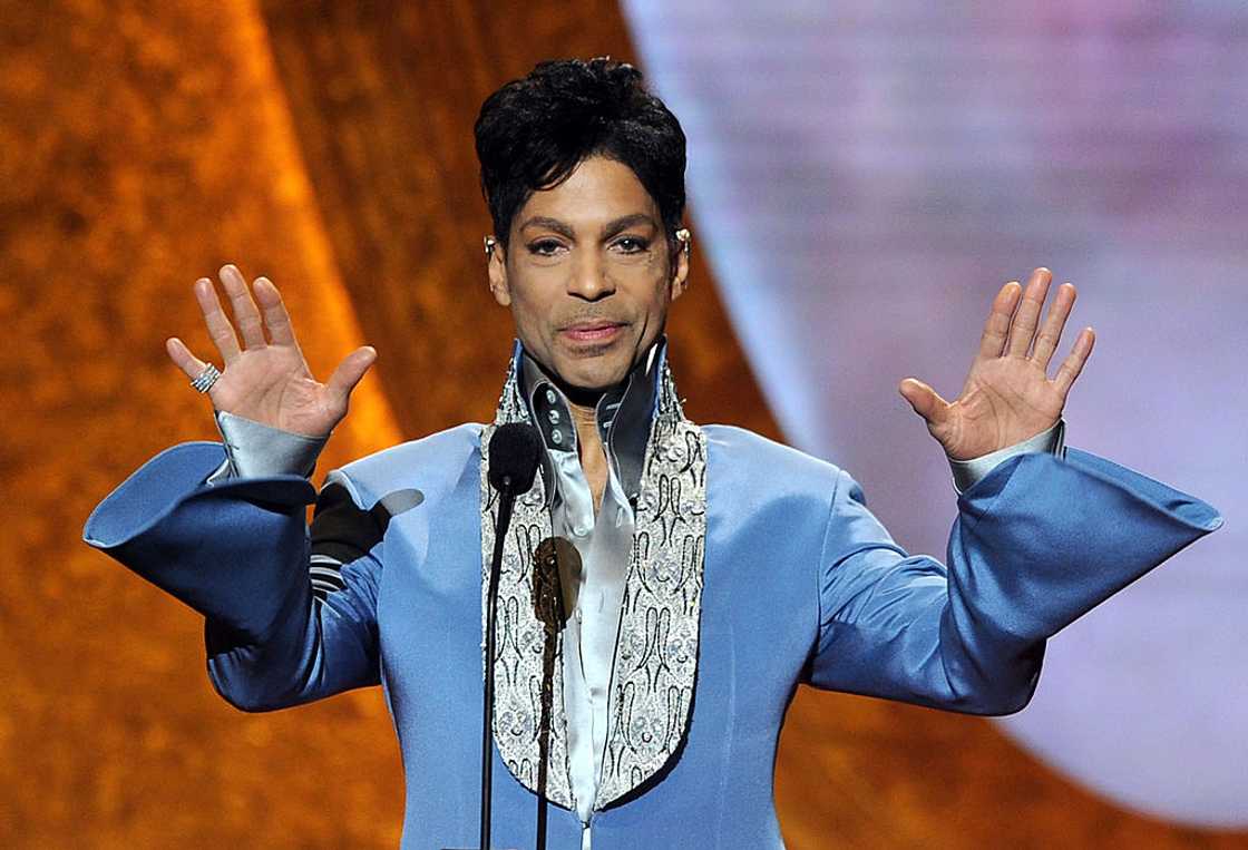 Prince Rogers Nelson in a blue outfit. Prince Rogers Nelson in a blue outfit.