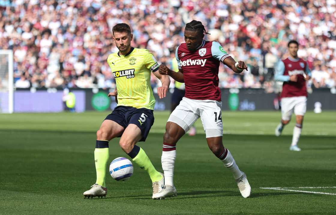 West Ham United's Mohammed Kudus and Southampton's Jack Stephens during the Premier League match between West Ham United FC and Southampton FC at London Stadium on April 19, 2025 West Ham United's Mohammed Kudus and Southampton's Jack Stephens during the Premier League match between West Ham United FC and Southampton FC at London Stadium on April 19, 2025