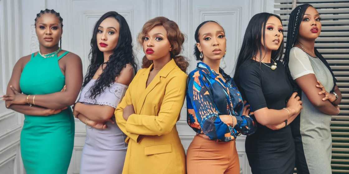 6 doctor friends light up social media with adorable group photo, Nigerian men shoot their shots 6 doctor friends light up social media with adorable group photo, Nigerian men shoot their shots