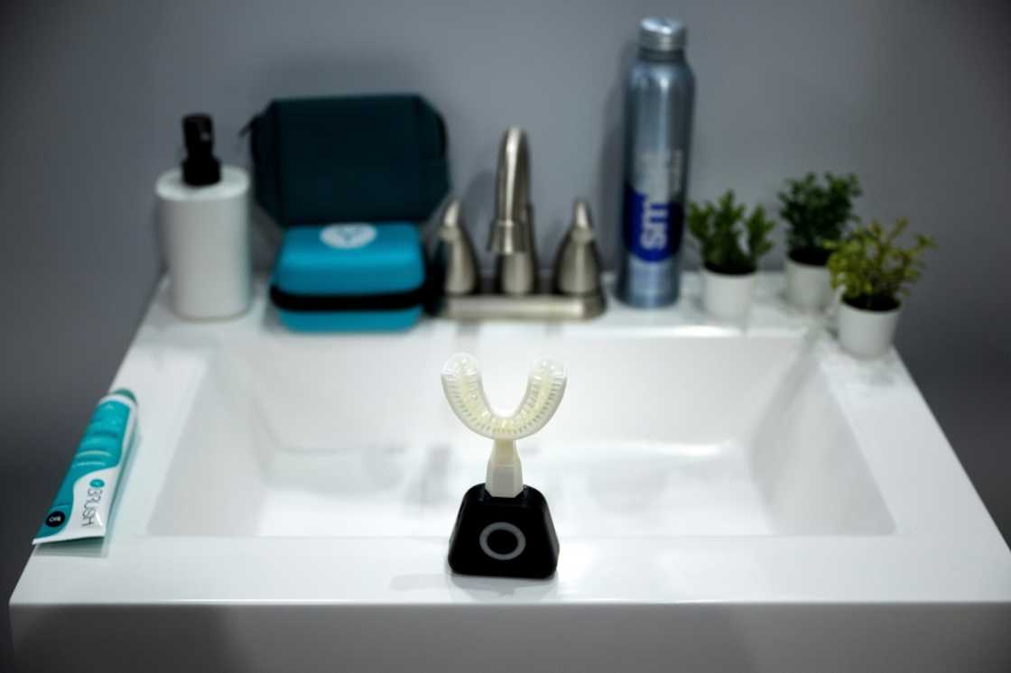 La Y-brush, un brossage des dents en 20 secondes, le 9 janvier 2024 au salon CES de Las Vegas La Y-brush, un brossage des dents en 20 secondes, le 9 janvier 2024 au salon CES de Las Vegas