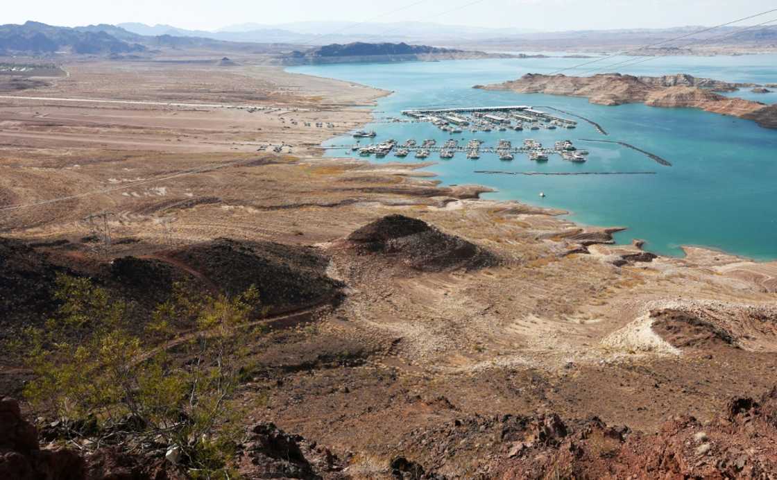 Drought-stricken Lake Mead is revealing bodies as it shrinks, with some Mafia-watchers speculating they may be mob victims from Las Vegas's murky criminal past Drought-stricken Lake Mead is revealing bodies as it shrinks, with some Mafia-watchers speculating they may be mob victims from Las Vegas's murky criminal past