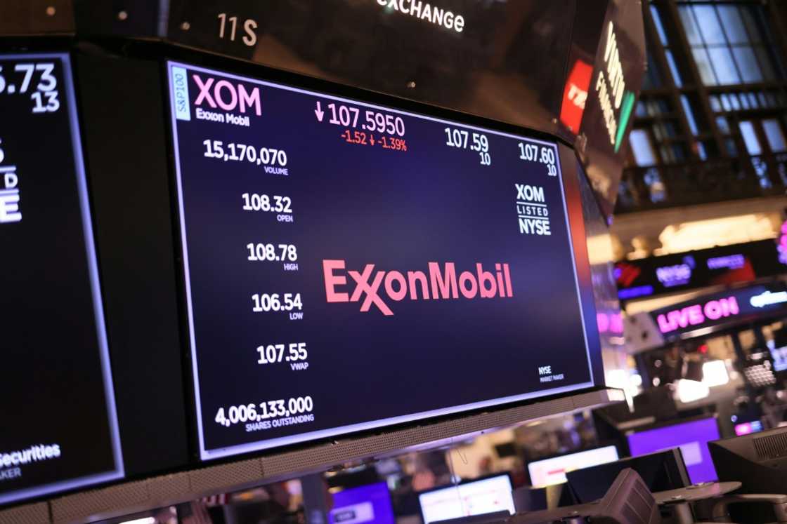 Oil giant ExxonMobil is dialing back low-carbon investments Oil giant ExxonMobil is dialing back low-carbon investments